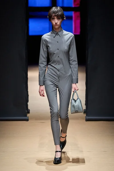 Look 3